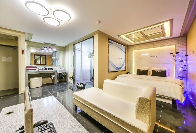 모텔 Ulsan Junggu Time