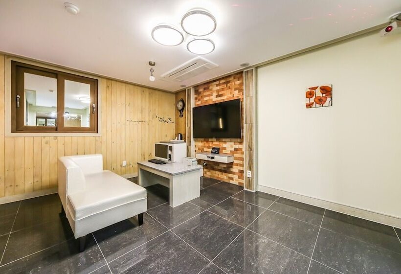 모텔 Ulsan Junggu Time