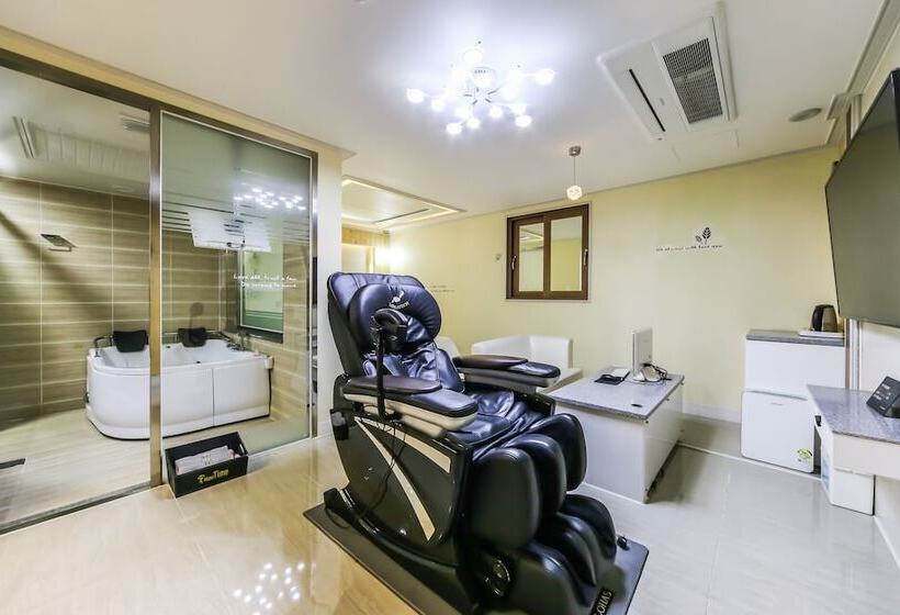 모텔 Ulsan Junggu Time