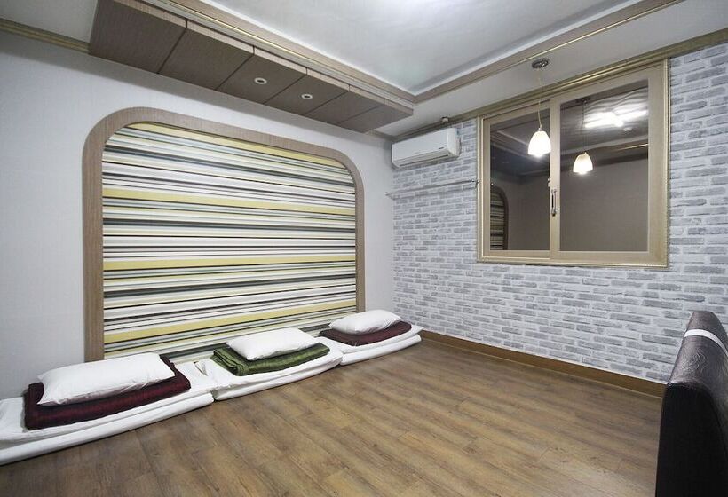 モーテル Wanju Ace