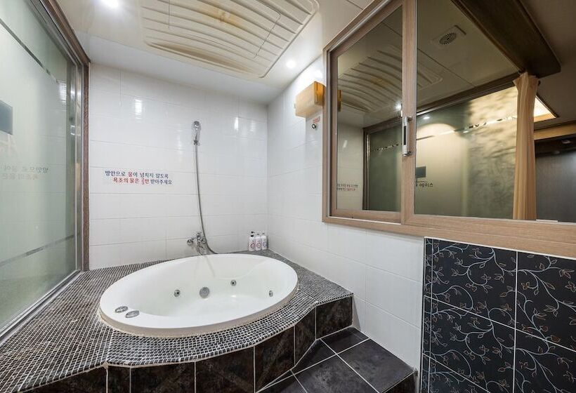 モーテル Wanju Ace