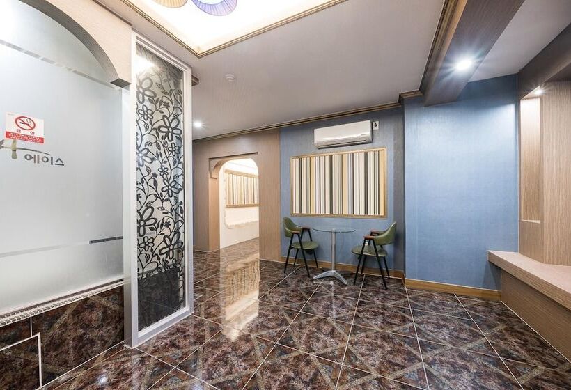 モーテル Wanju Ace