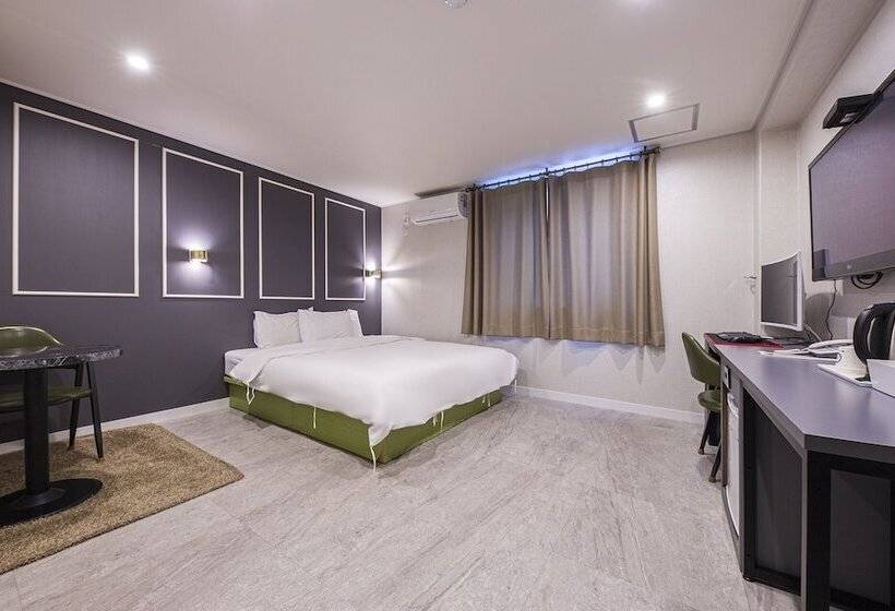 מוטל Wonju Hotel V
