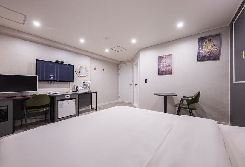 מוטל Wonju Hotel V