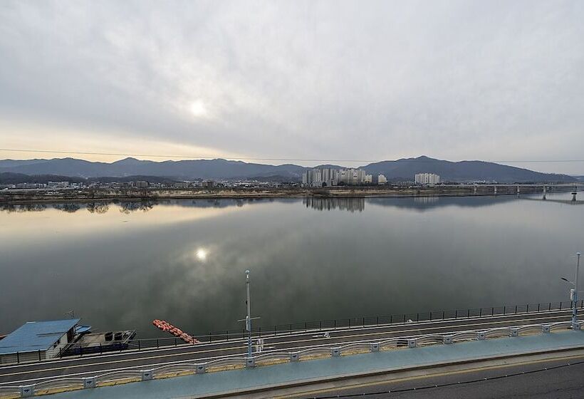 מוטל Yangpyeong River House