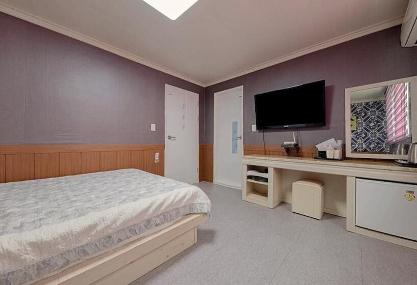 מוטל Yeongdeok View