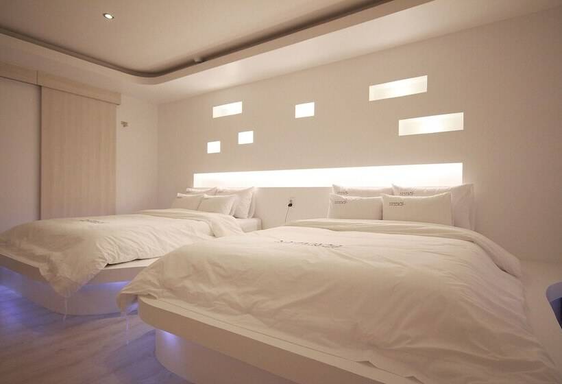 מוטל Yeosu Arirang Hill