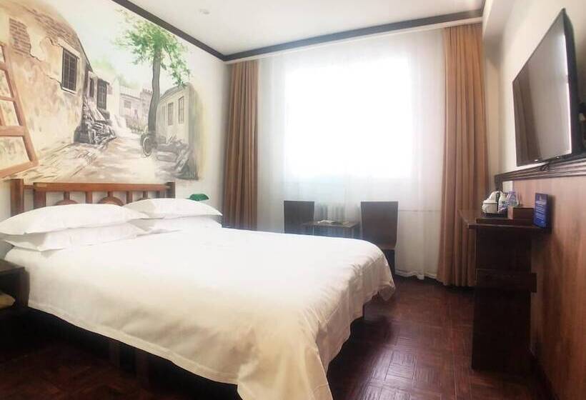 Nostalgia Hotel Beijing Yonghe Lama