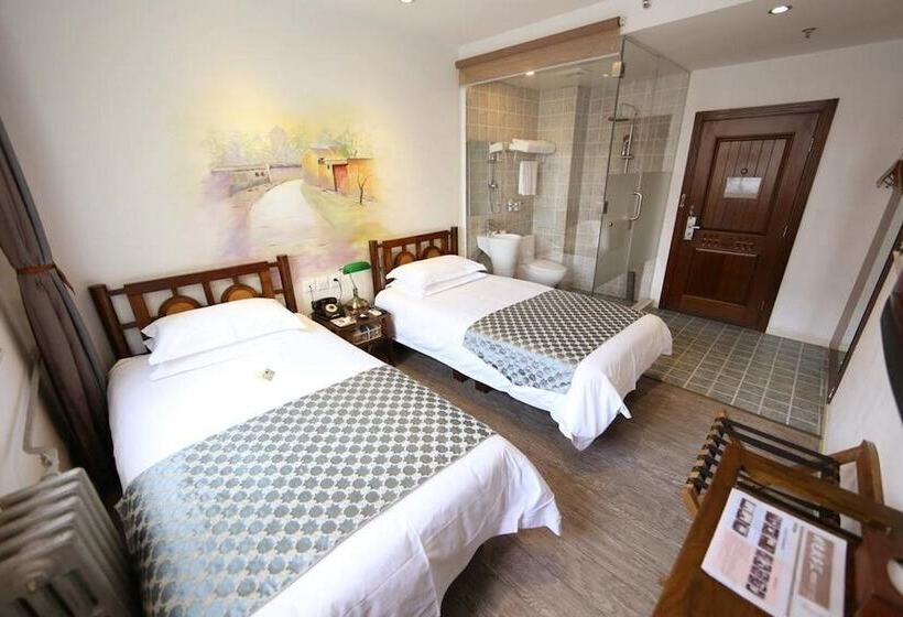 Nostalgia Hotel Beijing Yonghe Lama