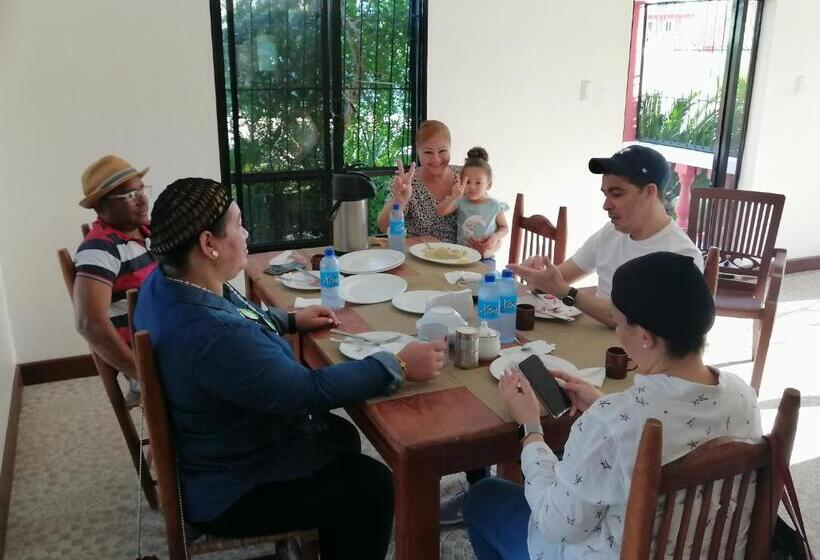 פנסיון Room In Guest Room   Piscalonga Hotel Restaurant Cozy Family Operated