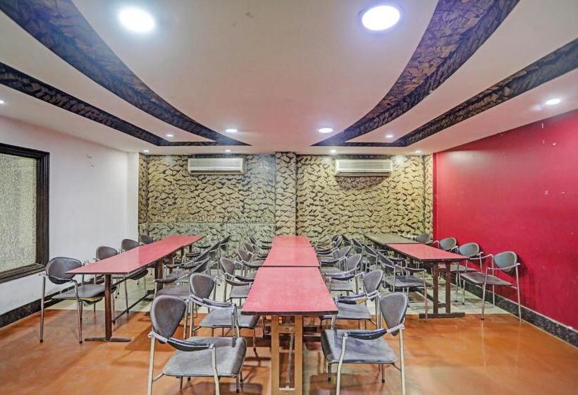 Hotel Anand Near Karol Bagh Metro Station