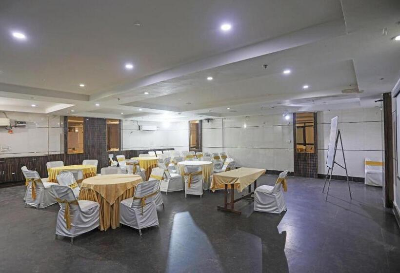 Hotel Anand Near Karol Bagh Metro Station