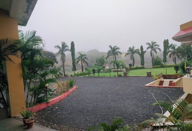 Tgi Jahaj Mahal Resort