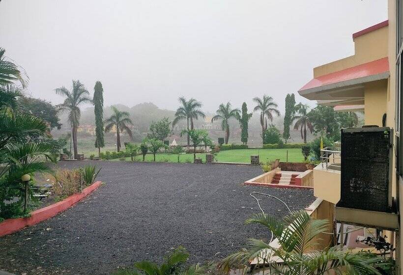 Tgi Jahaj Mahal Resort