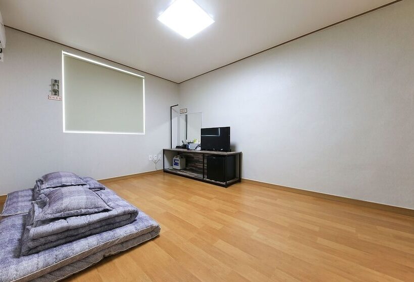 Buyeo Hongsan 3f Motel