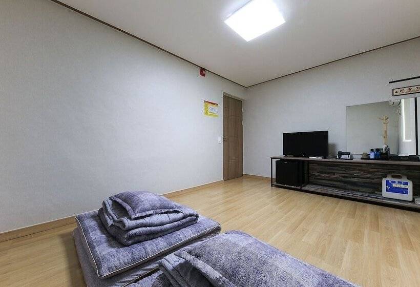 Buyeo Hongsan 3f Motel