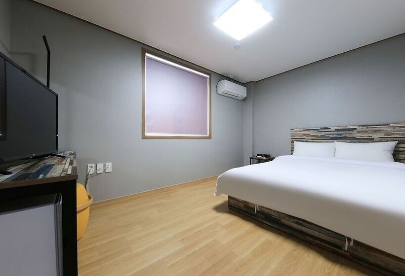 Buyeo Hongsan 3f Motel