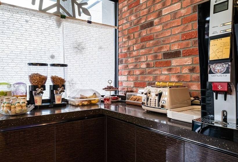 Gangneung Crystal Motel