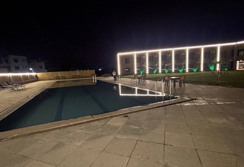 Heaven7 Hotel & Resort