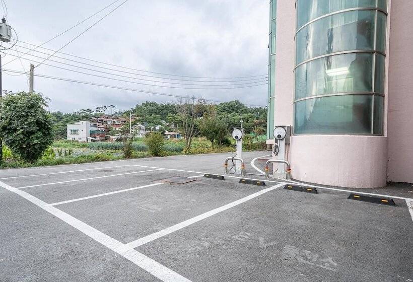 Hoengseong New World Motel