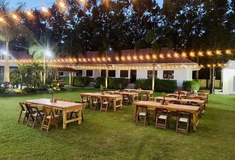 בית מלון כפרי 3 Peaks Resort & Boutique