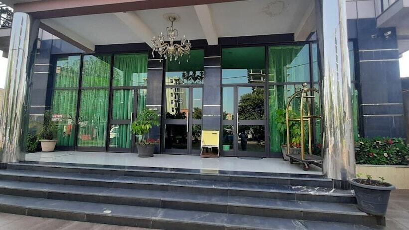 فندق Abay International