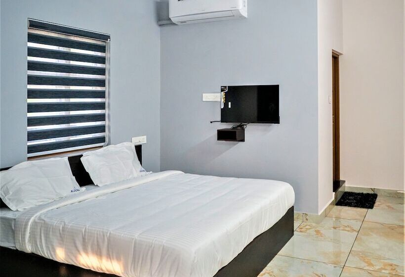 Отель Aldora Airport Residency