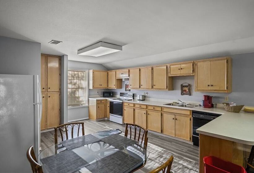 ホテル Axtons Bass City Resort