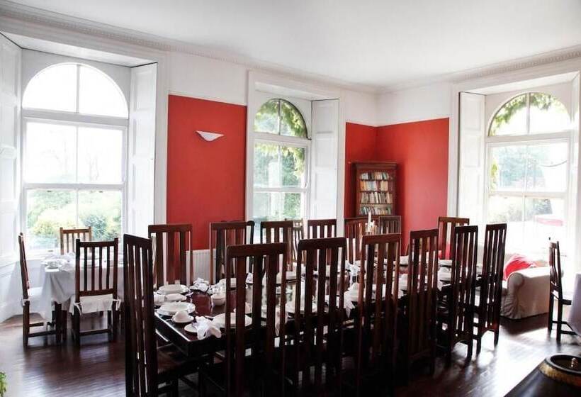 فندق Barnabrow Country House