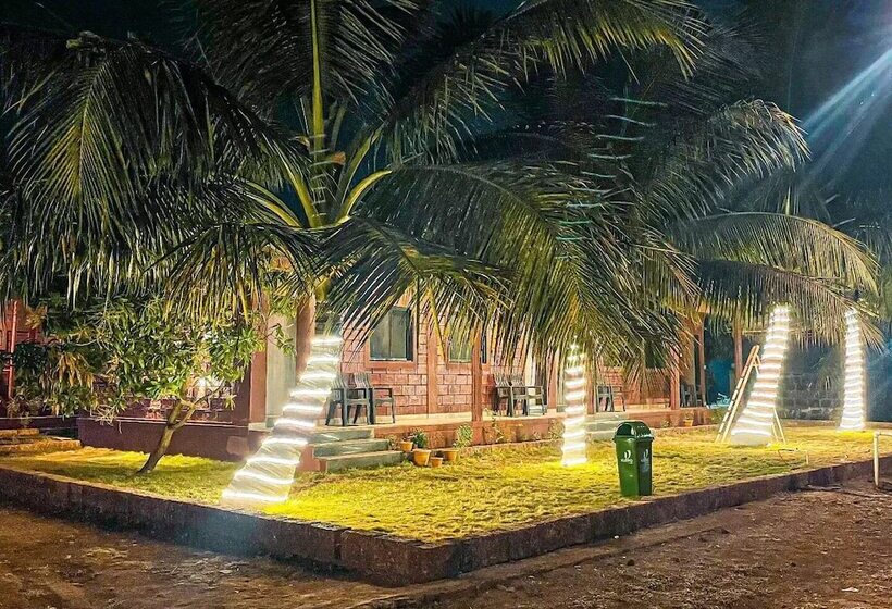 בית מלון כפרי Beach Village Resort