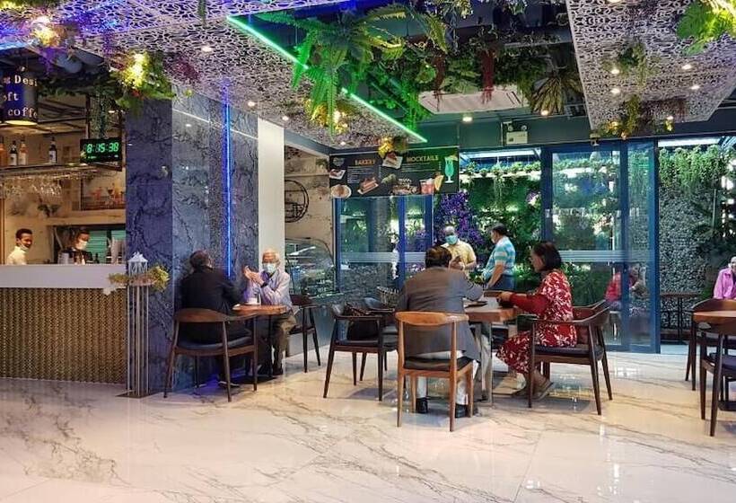 Отель Bluetel Re Sidence Bangkok Impact