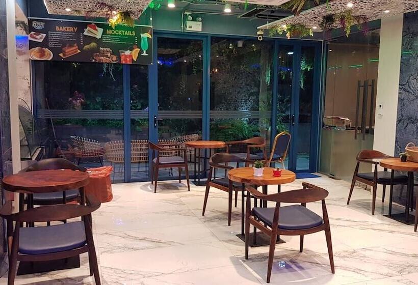 Отель Bluetel Re Sidence Bangkok Impact