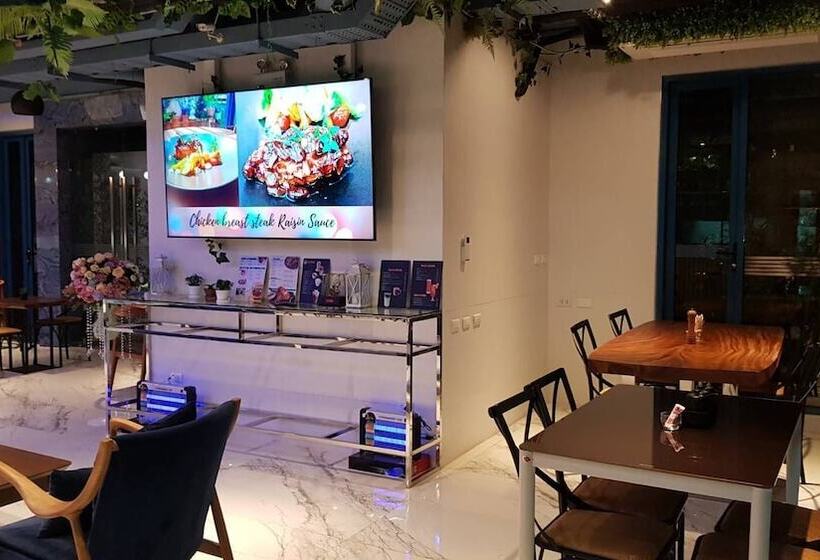 Отель Bluetel Re Sidence Bangkok Impact