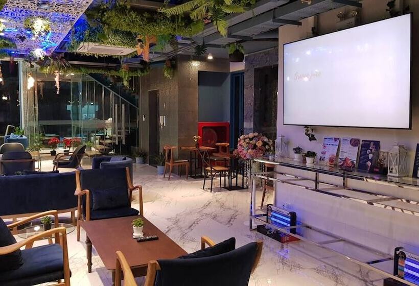 Отель Bluetel Re Sidence Bangkok Impact