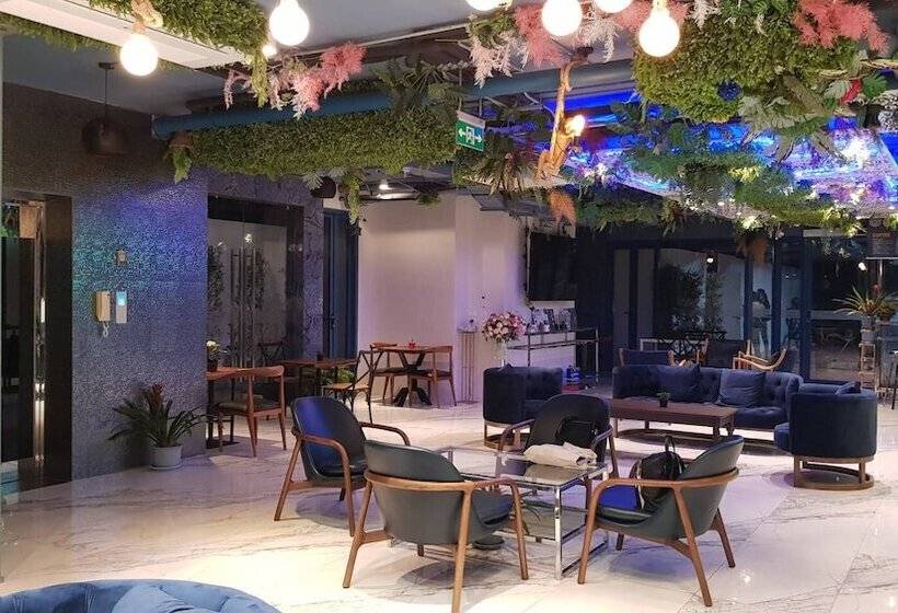 Отель Bluetel Re Sidence Bangkok Impact