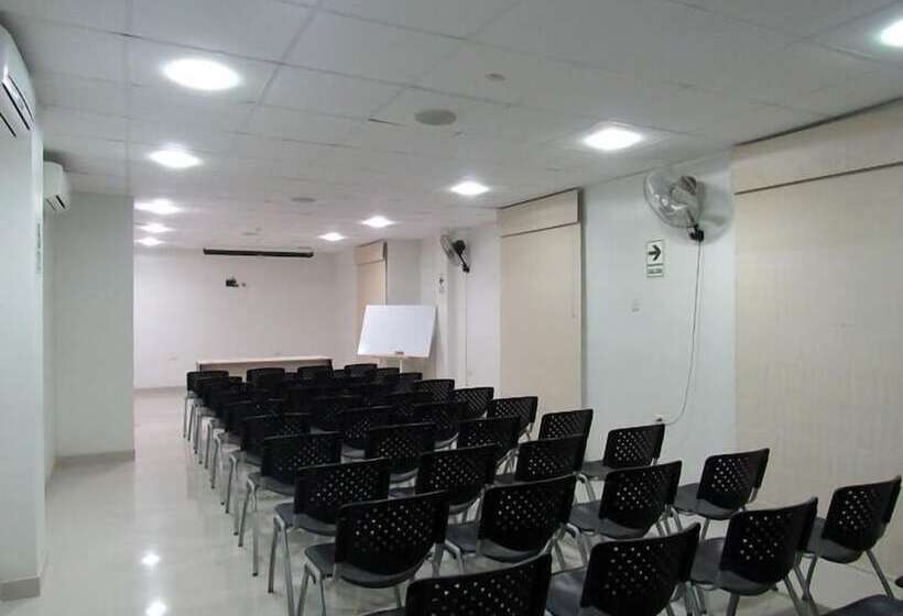 酒店 Buongiorno Suites Sullana Ii