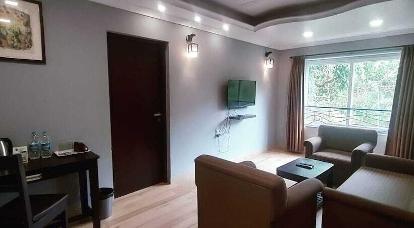 酒店 Candolim Suites