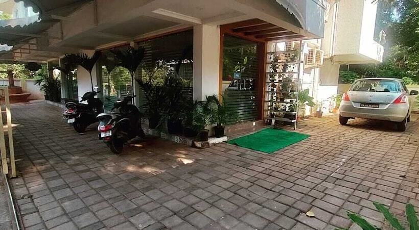 酒店 Candolim Suites