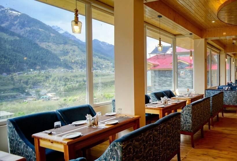 هتل Clarks Inn Suites Manali