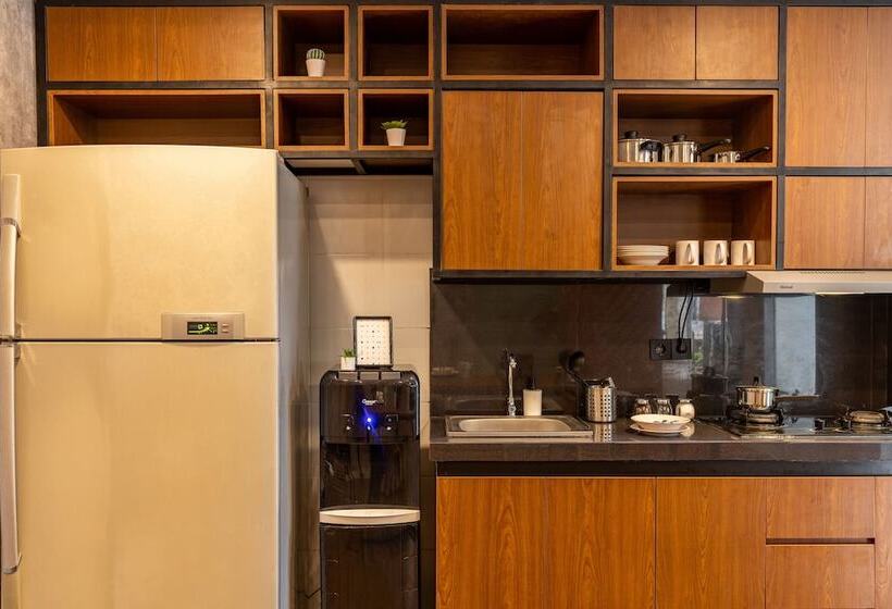 فندق Cove Renata Seminyak