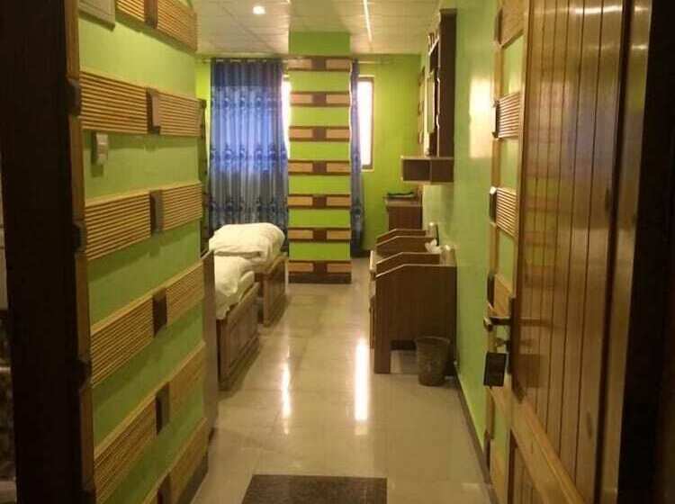 בית מלון כפרי Crown