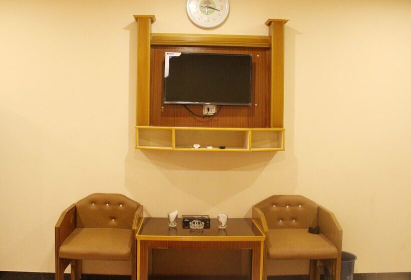 בית מלון כפרי Crown