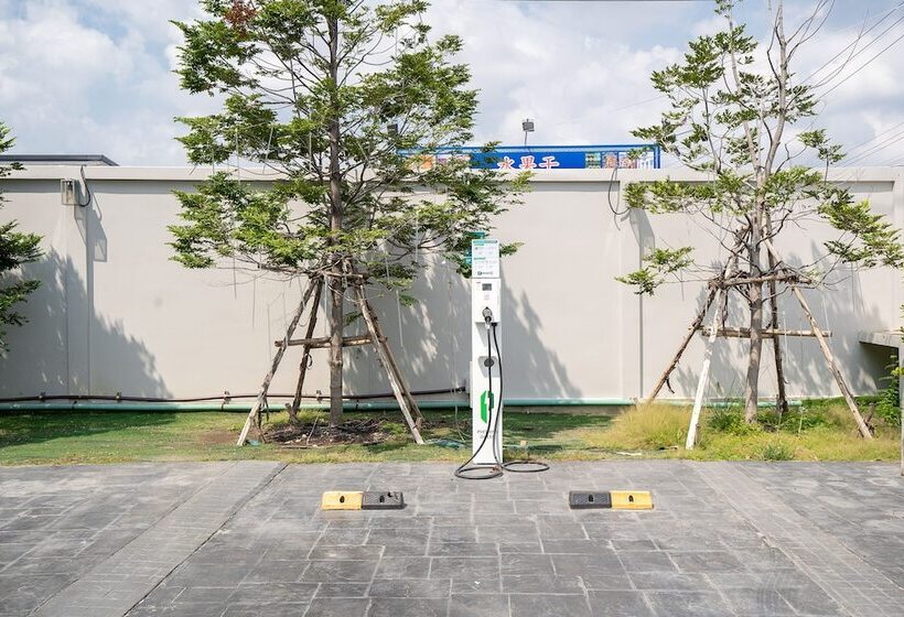 호텔 Crystal Srivaree Suvarnabhumi