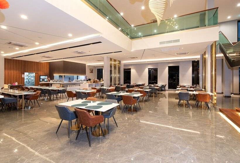 Отель Crystal Srivaree Suvarnabhumi