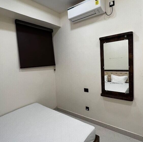 בית מלון כפרי Divyakashi Homestay