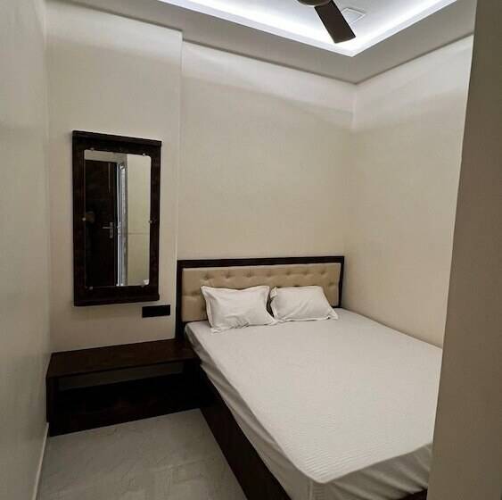 בית מלון כפרי Divyakashi Homestay