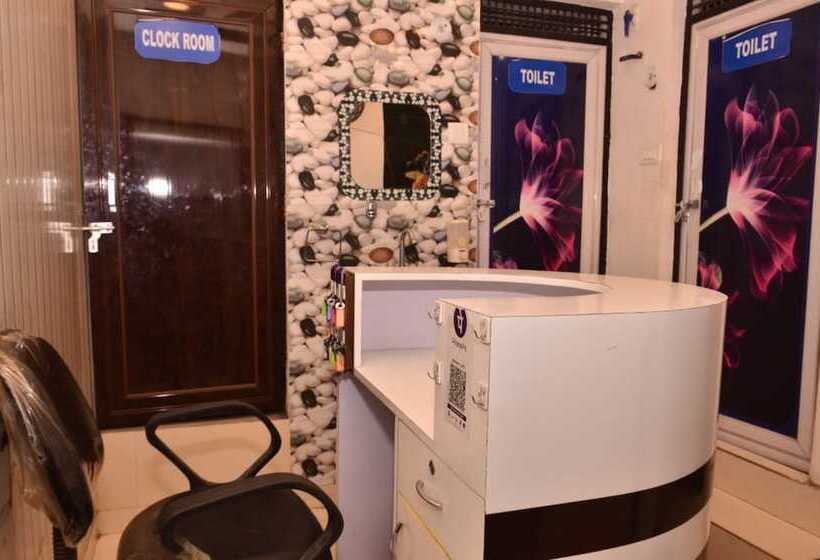 בית מלון כפרי Goroomgo Comfort Hostel Charbagh Lucknow