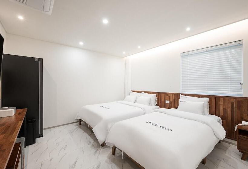 בית מלון כפרי Gunsan Raonhaje