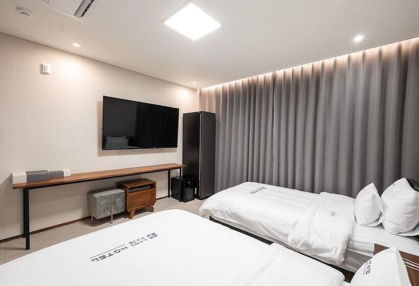 בית מלון כפרי Gunsan Raonhaje