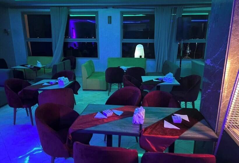 هتل Hôtel Debrazza